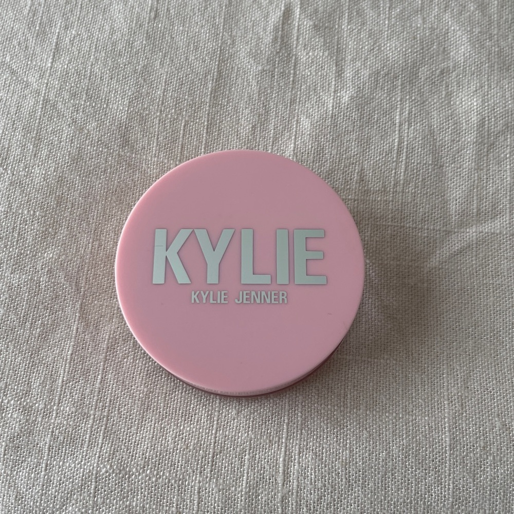 NWOB PINK SETTING POWDER